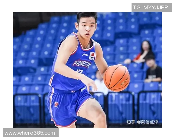 杨瀚森在试错中成长仍需时日期待他未来的突破与进步