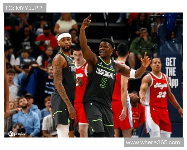 爱德华兹表现出色第三节独揽15分助球队轻松取胜19投9中斩获25分7篮板5助攻